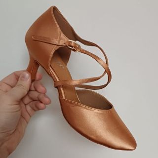 Tanzschuhe Modell BS-1 in Nude 💃 – so bequem, dass Sie sie gar nicht mehr ausziehen möchten 👌✨ Die perfekte Farbe, die zu...